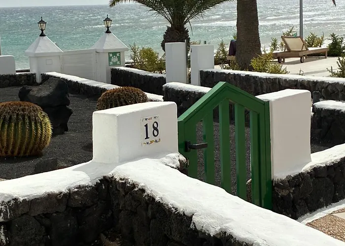 Casa Maca Sea View & Front Apartment Puerto del Carmen (Lanzarote)