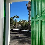 Casa Maca Sea View & Front Apartment